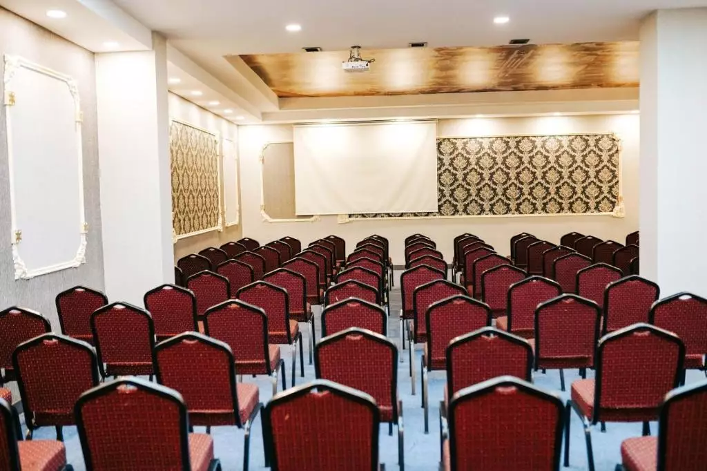 سالن اجتماعات هتل 4 ستاره ریفرم وان